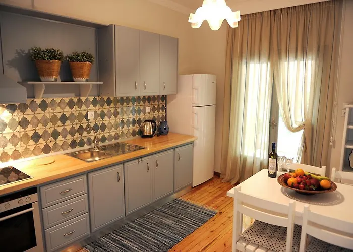 Evangelia & αpartments - B