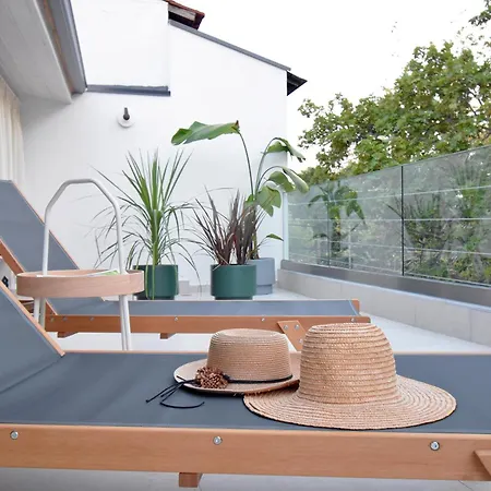 Evangelia & αpartments - B 아파트 아스프로발타