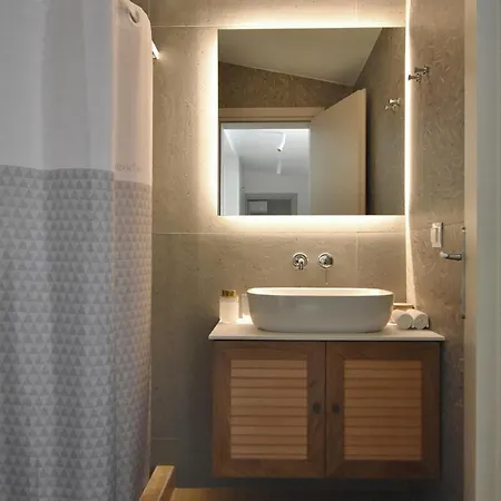 Evangelia & αpartments - B * 아스프로발타