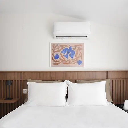 Evangelia & αpartments - B